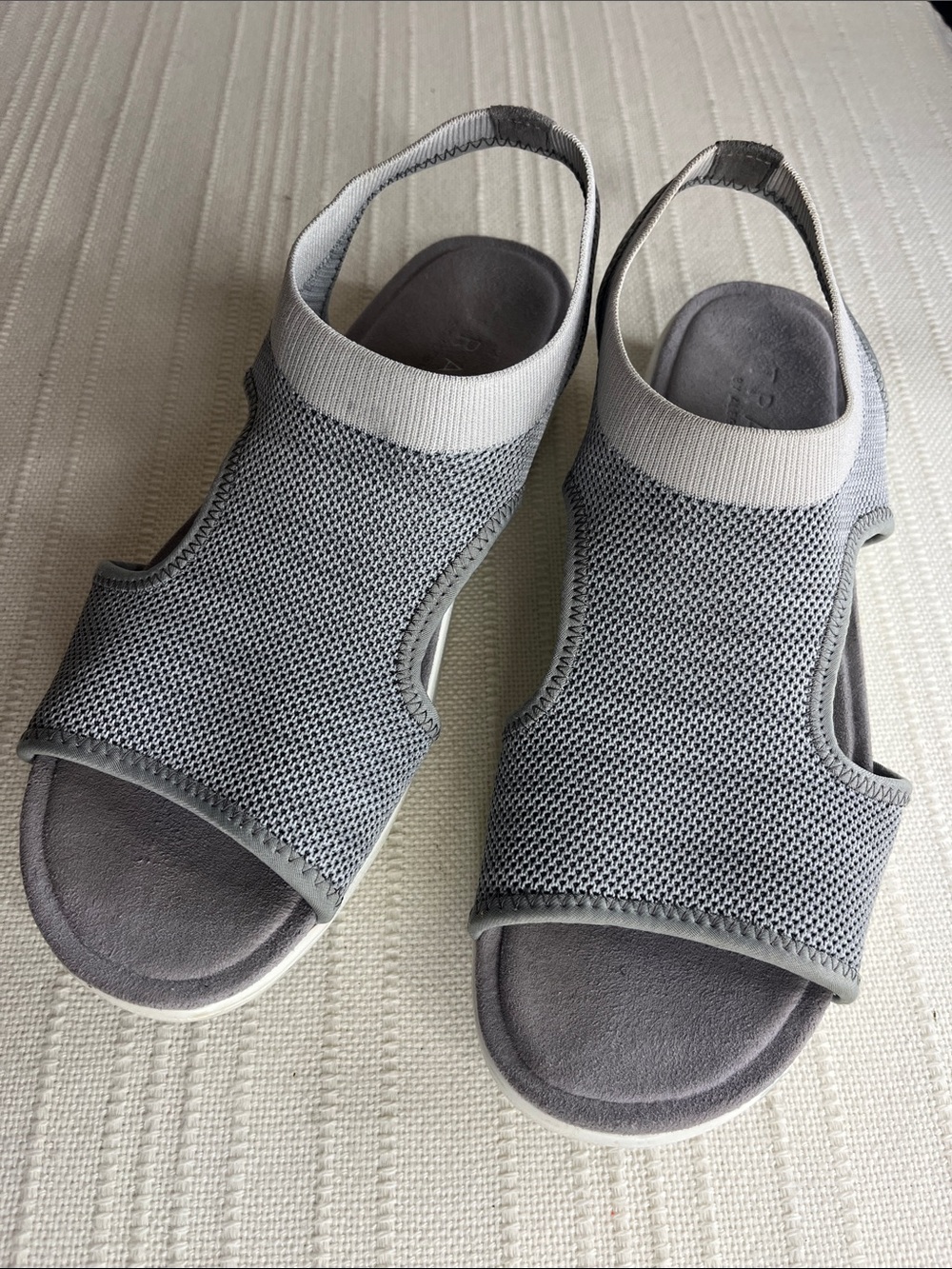 Traq by Allegria "Queen" Women's Grey Knit Slingback Comfort Sandals EU 42